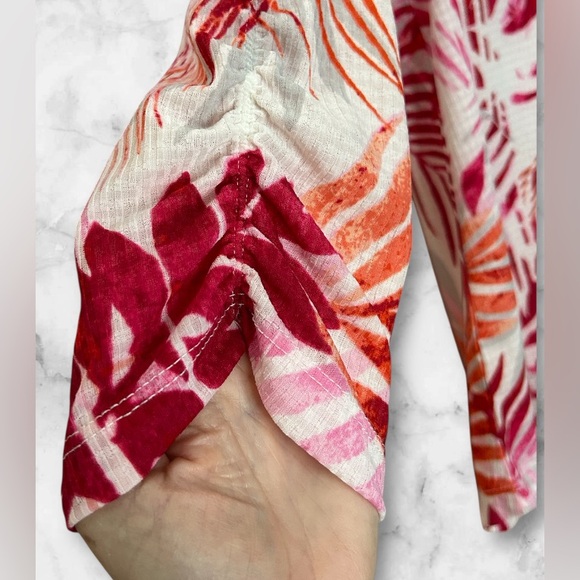 Emily Daniels 3/4 Ruched Sleeve V Neck Palm Leaf Red Orange Pink Blouse Size M - Picture 3 of 10
